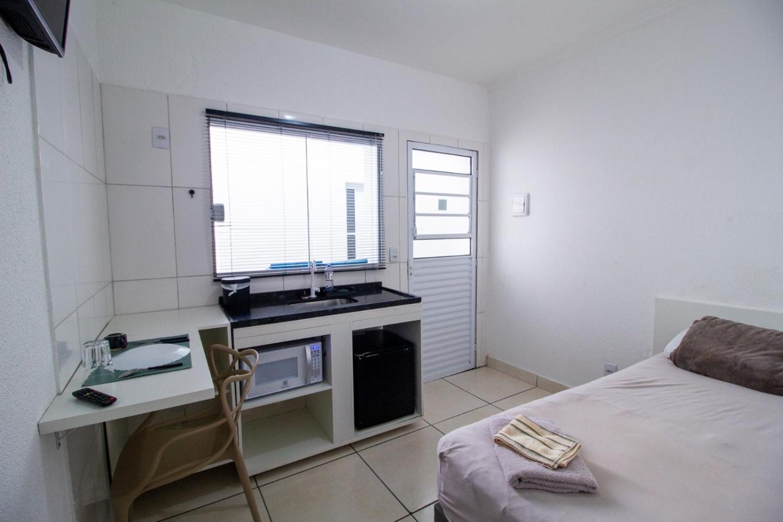 Pousada Jardim Do Sol โซโรกาบา ภายนอก รูปภาพ